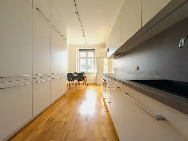 Pronájem bytu 2+kk, Praha - Vršovice, Bulharská, 52 m2