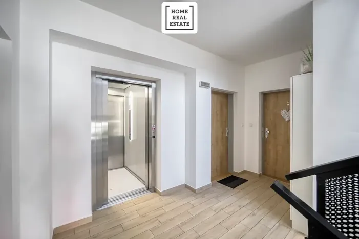 Prodej bytu 4+kk, Karlovy Vary, Šumavská, 171 m2