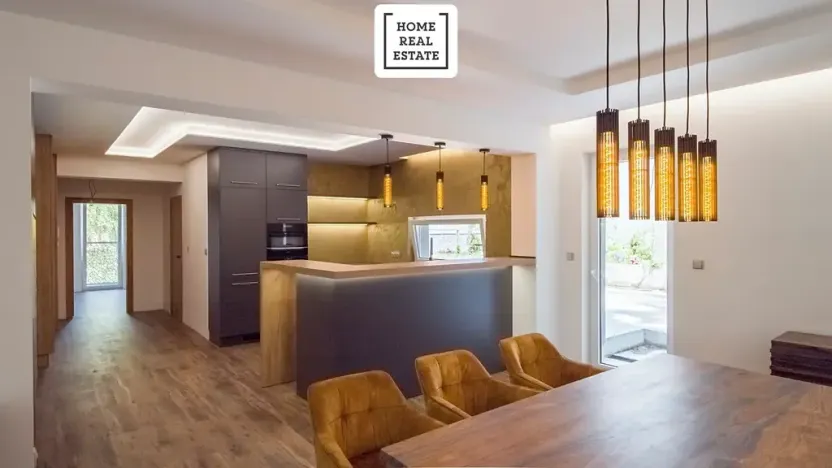 Prodej bytu 3+kk, Karlovy Vary, Šumavská, 171 m2