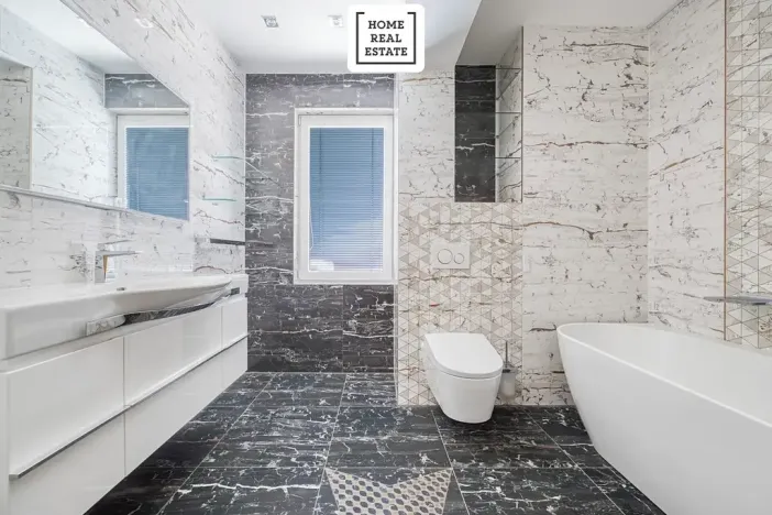 Prodej bytu 3+kk, Karlovy Vary, Šumavská, 171 m2