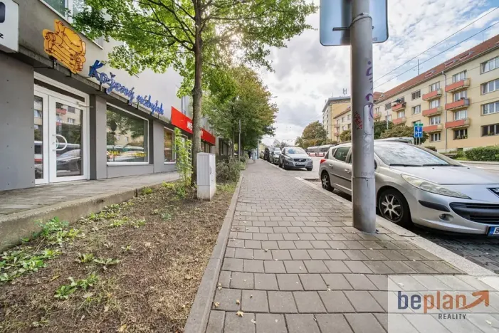 Pronájem obchodního prostoru, Brno, Kosmova, 58 m2