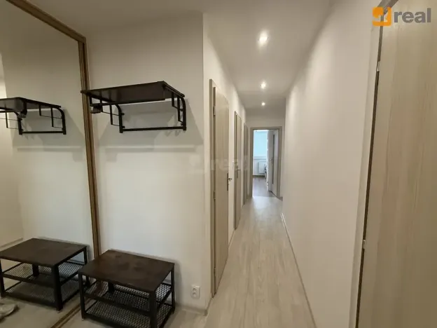 Pronájem bytu 3+1, Praha - Petrovice, Rezlerova, 73 m2