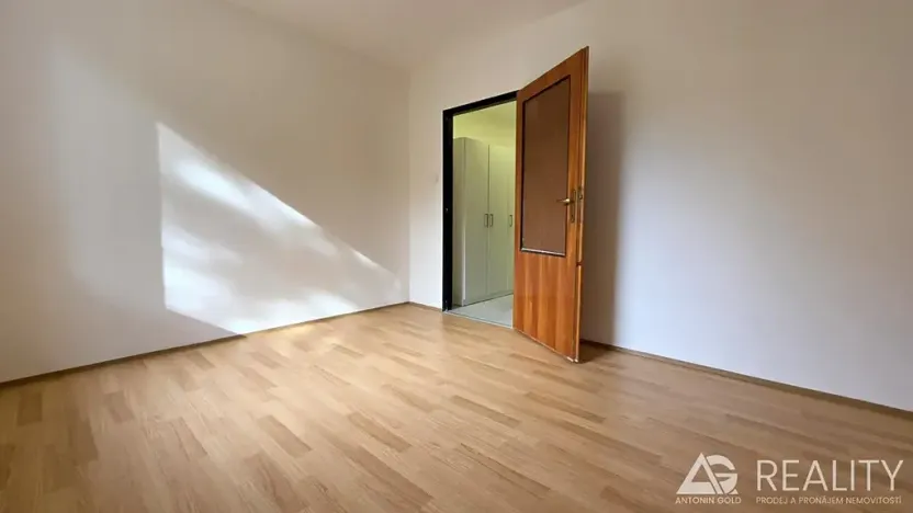 Pronájem bytu 3+1, Praha - Dejvice, Krohova, 76 m2