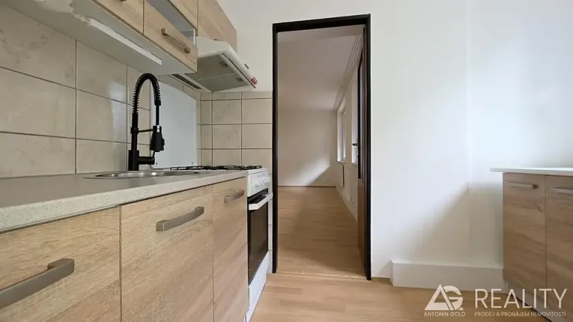 Pronájem bytu 3+1, Praha - Dejvice, Krohova, 76 m2