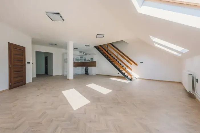 Prodej bytu 4+kk, Chrudim, Resselovo náměstí, 167 m2