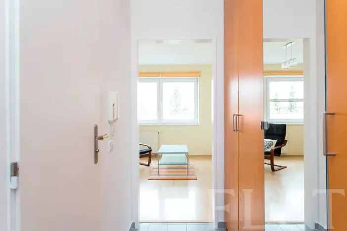 Pronájem bytu 2+kk, Praha - Nusle, Kloboučnická, 56 m2