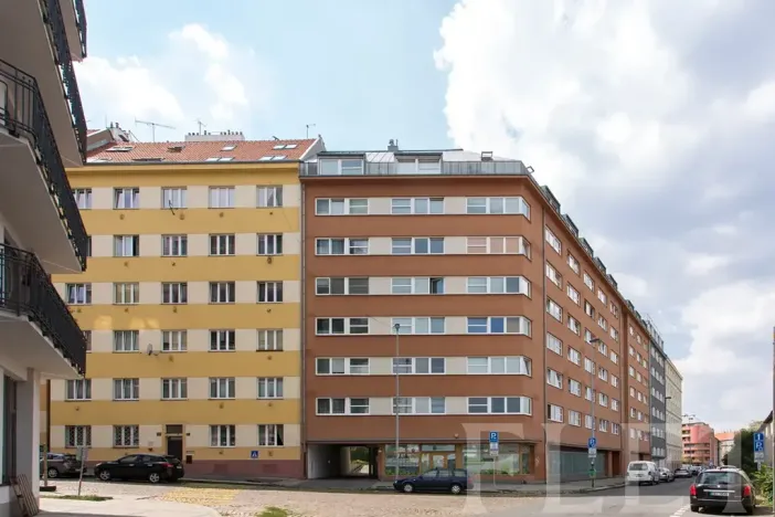 Pronájem bytu 2+kk, Praha - Nusle, Kloboučnická, 56 m2