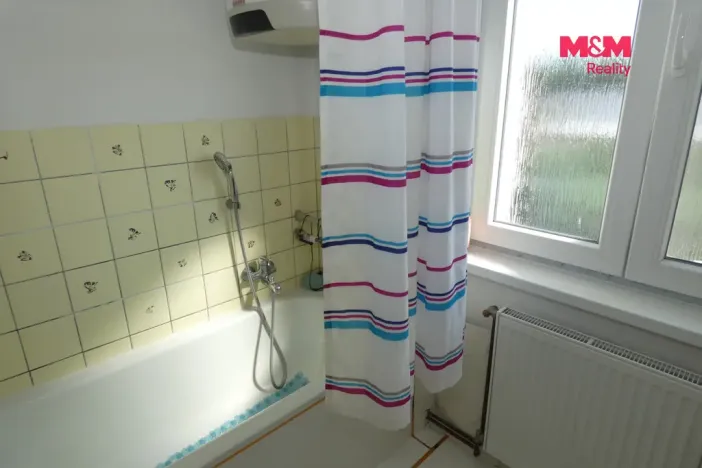 Prodej bytu 4+1, Starý Kolín - Bašta, B. Smetany, 64 m2