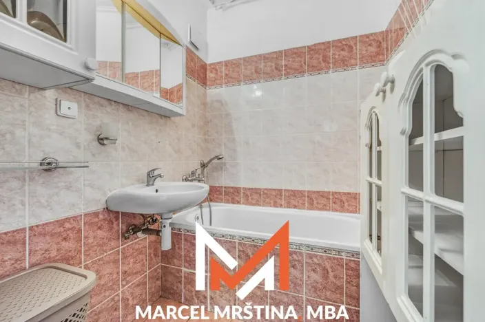 Prodej bytu 3+1, Náchod - Staré Město nad Metují, Růžová, 74 m2