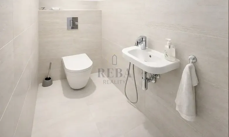 Prodej bytu 2+1, Karlovy Vary, náměstí Dr. M. Horákové, 52 m2