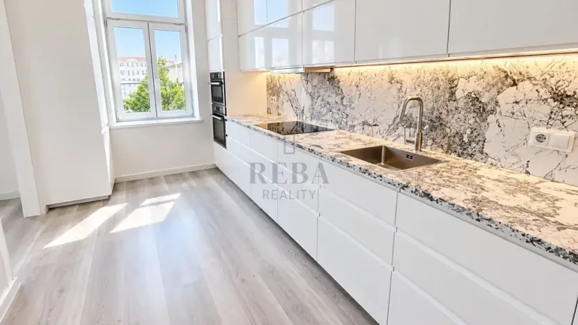 Prodej bytu 2+1, Karlovy Vary, náměstí Dr. M. Horákové, 52 m2