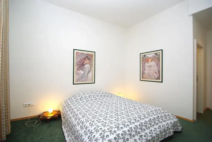 Pronájem bytu 3+kk, Praha - Nové Město, Odborů, 80 m2
