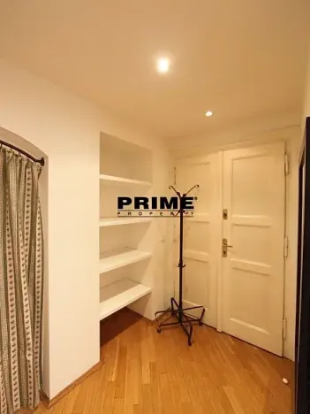 Pronájem bytu 3+1, Praha - Nové Město, Odborů, 80 m2