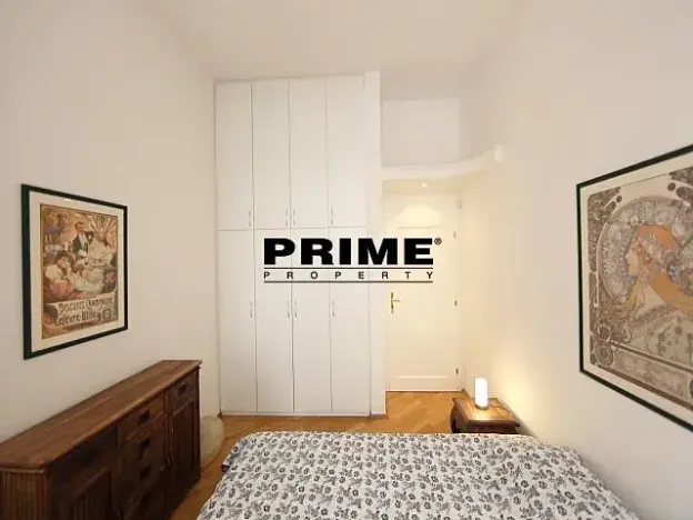 Pronájem bytu 3+1, Praha - Nové Město, Odborů, 80 m2