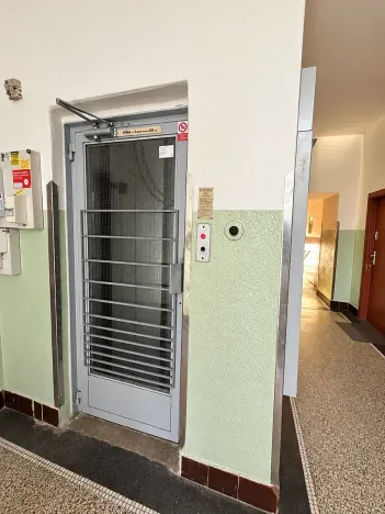 Pronájem bytu 1+kk, Praha - Vršovice, K louži, 32 m2