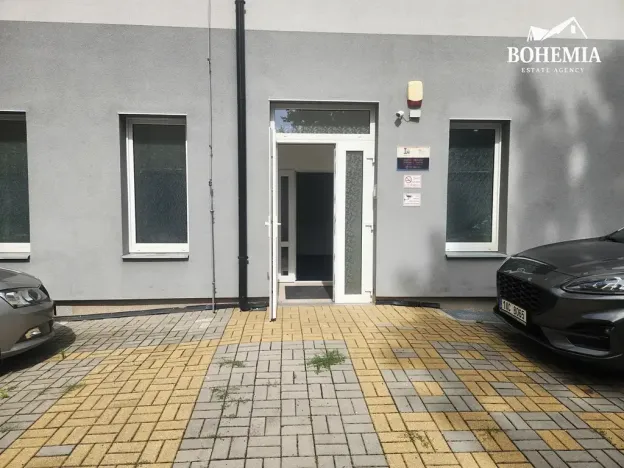 Pronájem obchodního prostoru, Teplice, 28. října, 80 m2