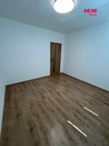 Pronájem bytu 3+1, Karlovy Vary - Stará Role, Hlávkova, 67 m2