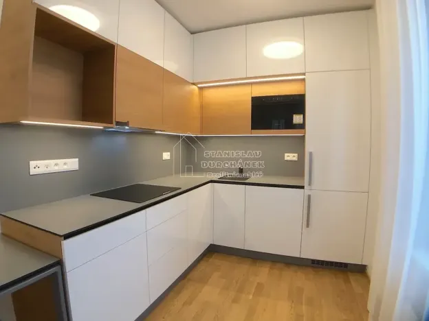 Pronájem bytu 1+kk, Praha - Střížkov, Střížkovská, 46 m2