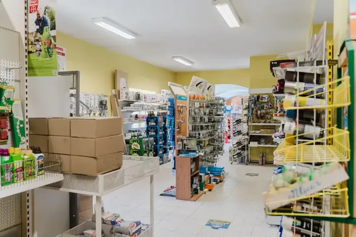 Prodej obchodního prostoru, Kamenice, 1737 m2