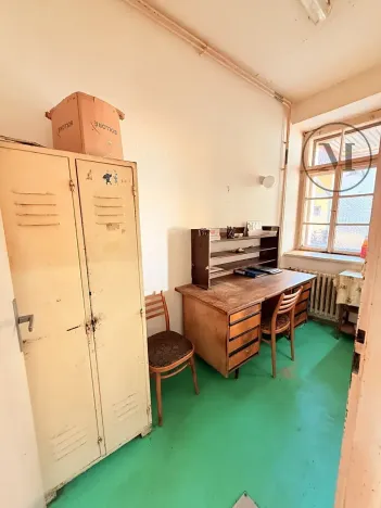 Pronájem výrobních prostor, Netolice, Mírové Náměstí, 500 m2