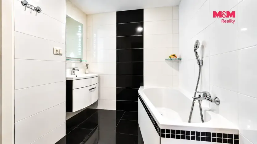 Pronájem bytu 2+kk, Praha - Bohnice, Bohnická, 79 m2