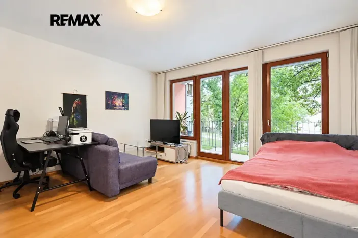 Prodej bytu 1+kk, Praha - Strašnice, Názovská, 35 m2