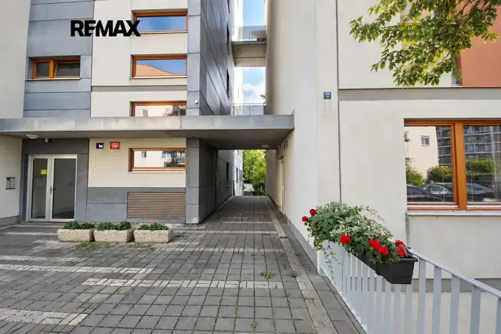 Prodej bytu 1+kk, Praha - Strašnice, Názovská, 35 m2