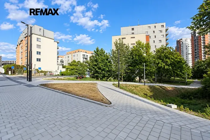 Prodej bytu 1+kk, Praha - Strašnice, Názovská, 35 m2