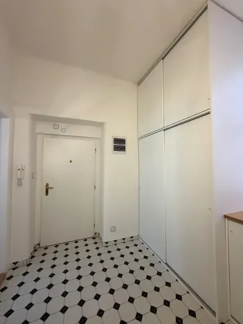 Pronájem bytu 2+kk, Praha - Žižkov, Křišťanova, 58 m2