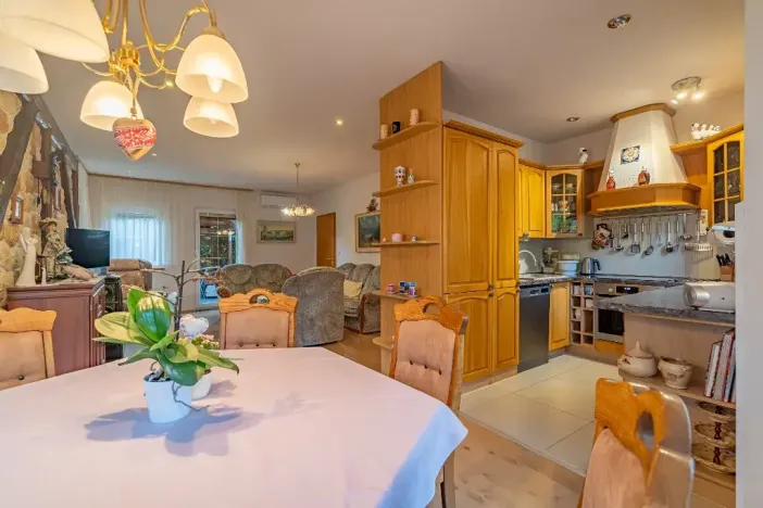Prodej obchodního prostoru, Frýdlant nad Ostravicí, 310 m2