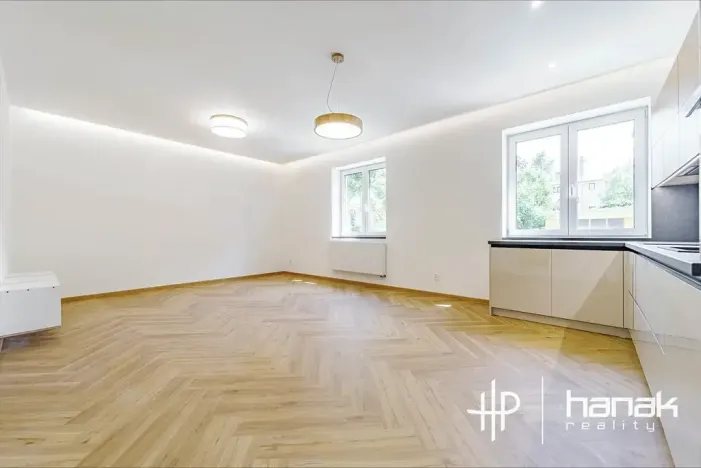 Pronájem bytu 2+kk, Olomouc, Tolstého, 51 m2