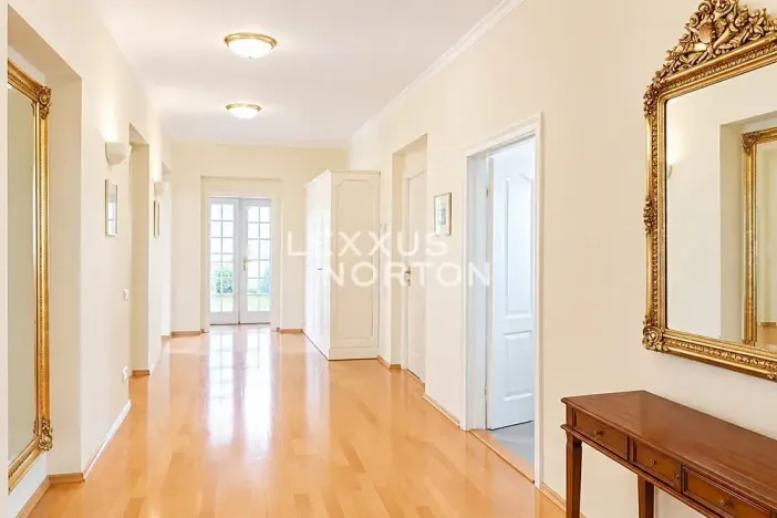 Pronájem bytu 3+1, Praha - Dejvice, Na Míčánce, 150 m2