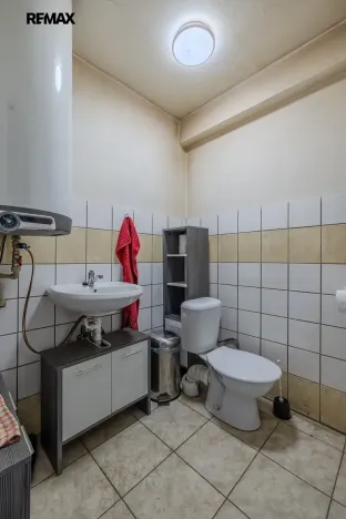 Prodej výrobních prostor, Neuměř, 405 m2