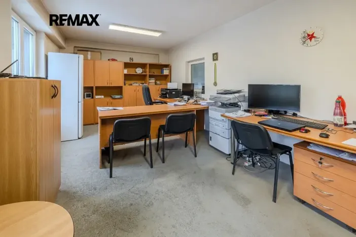 Prodej výrobních prostor, Neuměř, 405 m2
