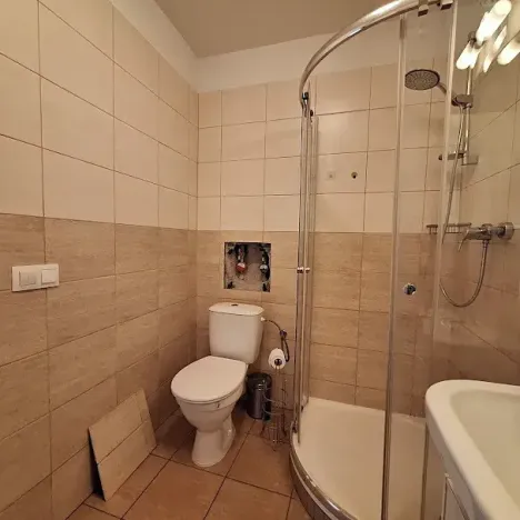 Pronájem bytu 2+1, Praha - Smíchov, Podbělohorská, 42 m2