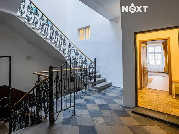 Pronájem bytu 2+1, Jindřichův Hradec, nám. Míru, 100 m2