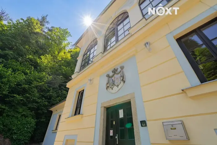 Prodej obchodního prostoru, Český Krumlov, Chvalšinská, 522 m2