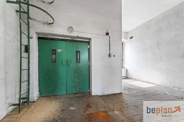 Prodej obchodního prostoru, Varnsdorf, Dvořákova, 7660 m2