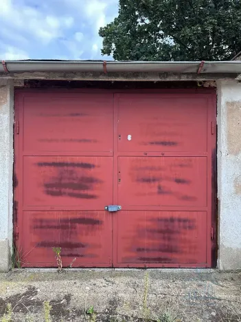 Pronájem garáže, Praha - Vršovice, 18 m2