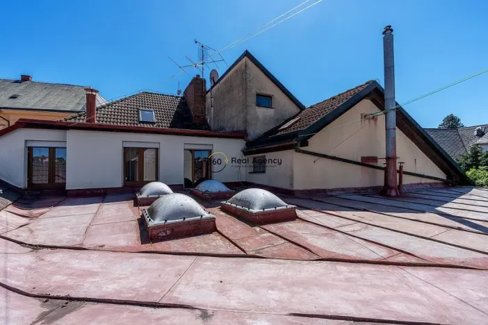 Prodej obchodního prostoru, Kamenice nad Lipou, Masarykova, 390 m2