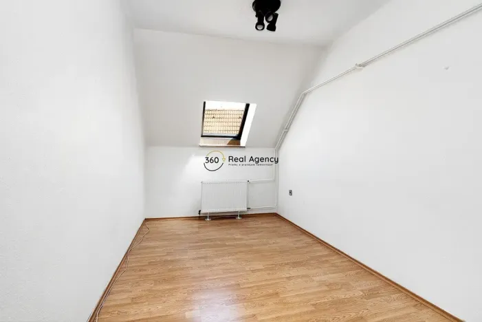 Prodej obchodního prostoru, Kamenice nad Lipou, Masarykova, 390 m2