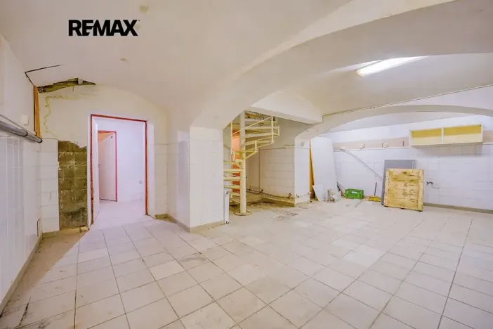 Pronájem obchodního prostoru, Plzeň, Bedřicha Smetany, 312 m2
