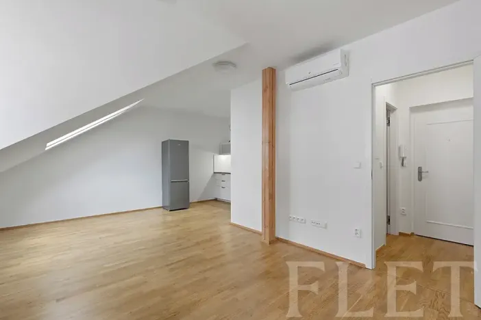 Pronájem bytu 1+kk, Praha - Nusle, Slavojova, 34 m2