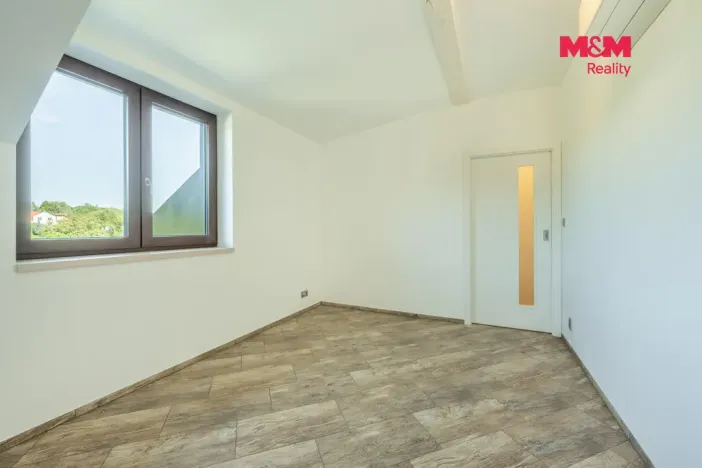 Prodej rodinného domu, Hradečno, 198 m2