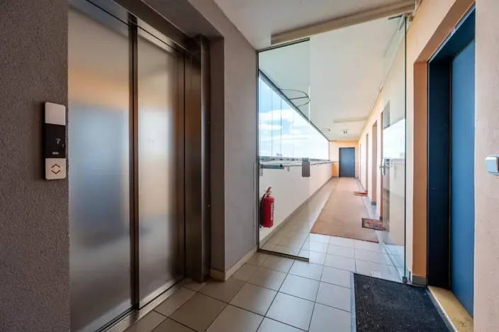 Prodej bytu 2+kk, Praha - Vysočany, Skloněná, 74 m2