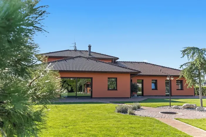 Prodej rodinného domu, Velké Přítočno, 350 m2