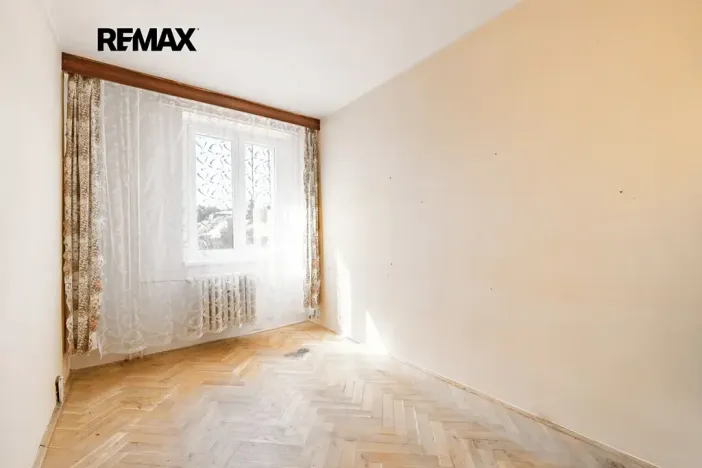 Prodej bytu 4+1, Karlovy Vary, Modenská, 77 m2