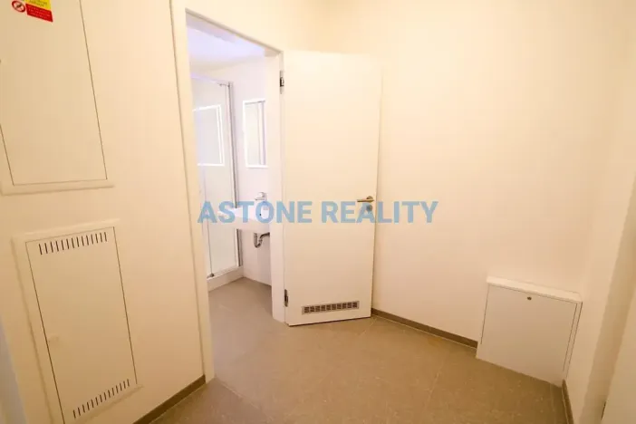 Pronájem bytu 1+kk, Praha - Modřany, Kolmanova, 37 m2