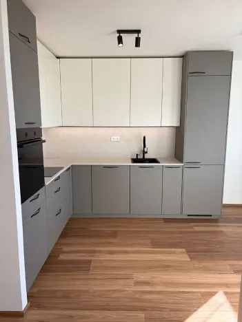 Pronájem bytu 2+kk, Praha - Kobylisy, Taussigova, 60 m2