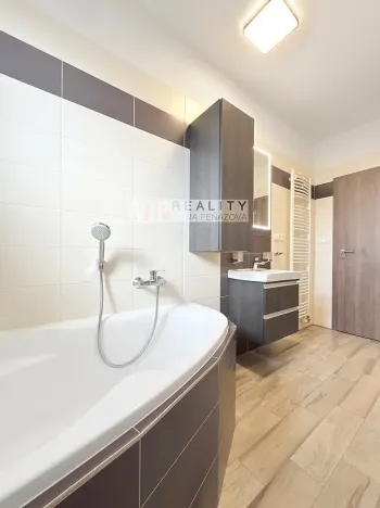 Prodej bytu 2+kk, Rosice, Slunečná, 66 m2